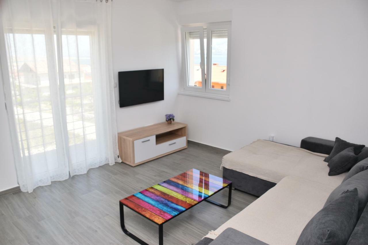 Apartments Mino Ražanac Eksteriør bilde